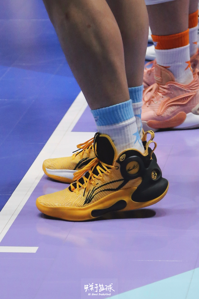 冲刺阶段犹他爵士备战全明星赛，远射贴柱细节曝光，赛场秩序良好，赛程密集仍需轮换的简单介绍