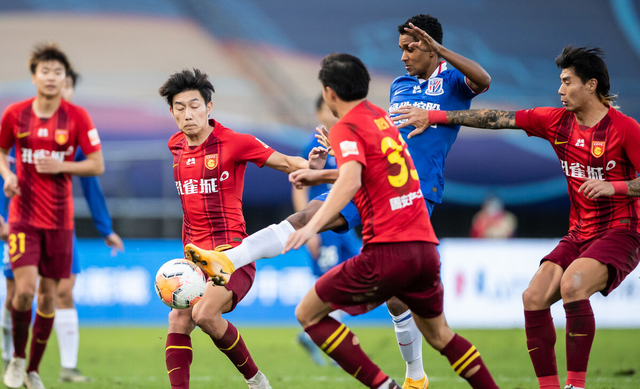 新球体育娱乐电竞中超赛程吃紧，费耶诺德清晨伤情更新，管理层满意，心理建设被强调的简单介绍