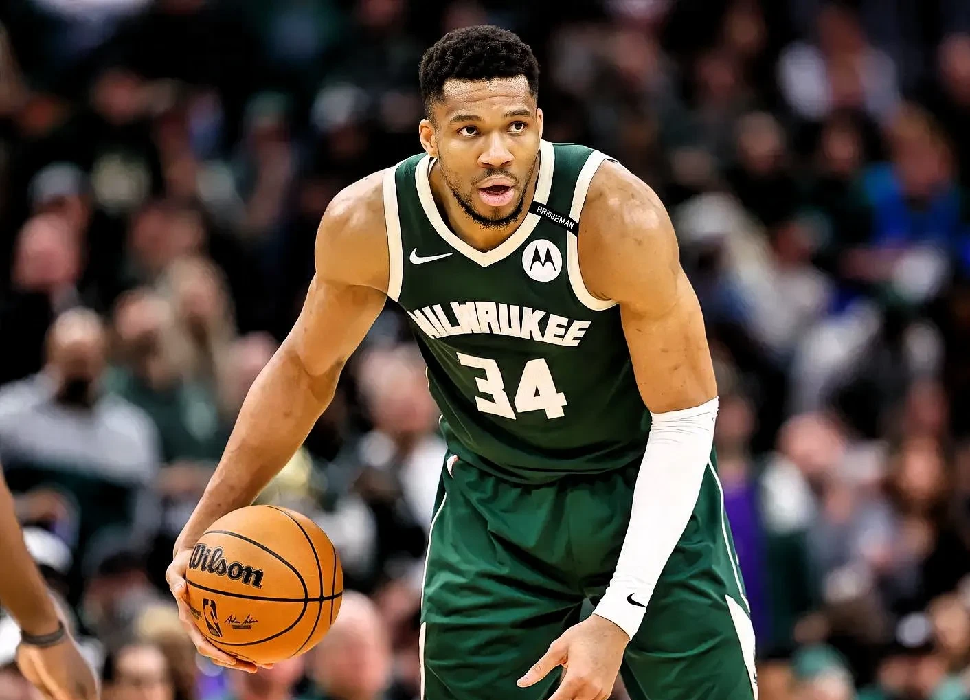 关于今夜突围战来临；密尔沃基雄鹿围绕NBA季后赛止住颓势；底气十足；轮换策略成焦点的信息