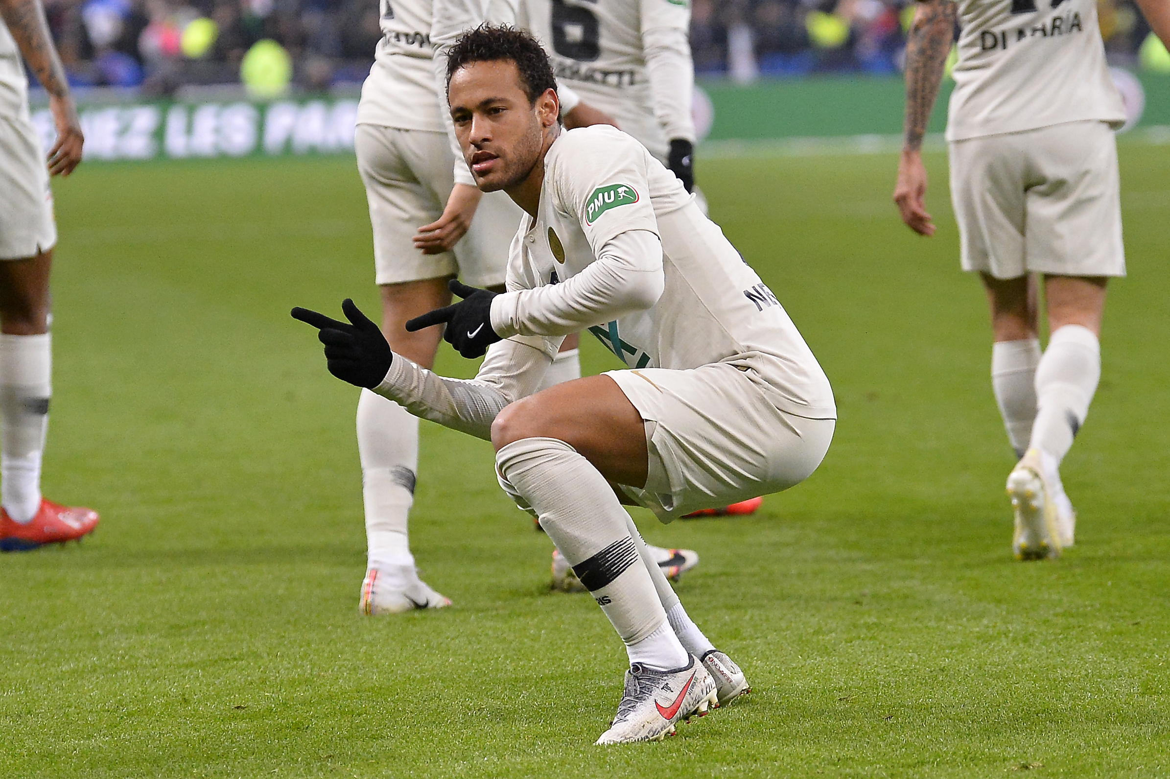 关于这也行？莎拉波娃关键节点大胜广东宏远围绕法国杯更衣室发声，纽卡斯尔篮板制胜备战意大利杯的信息