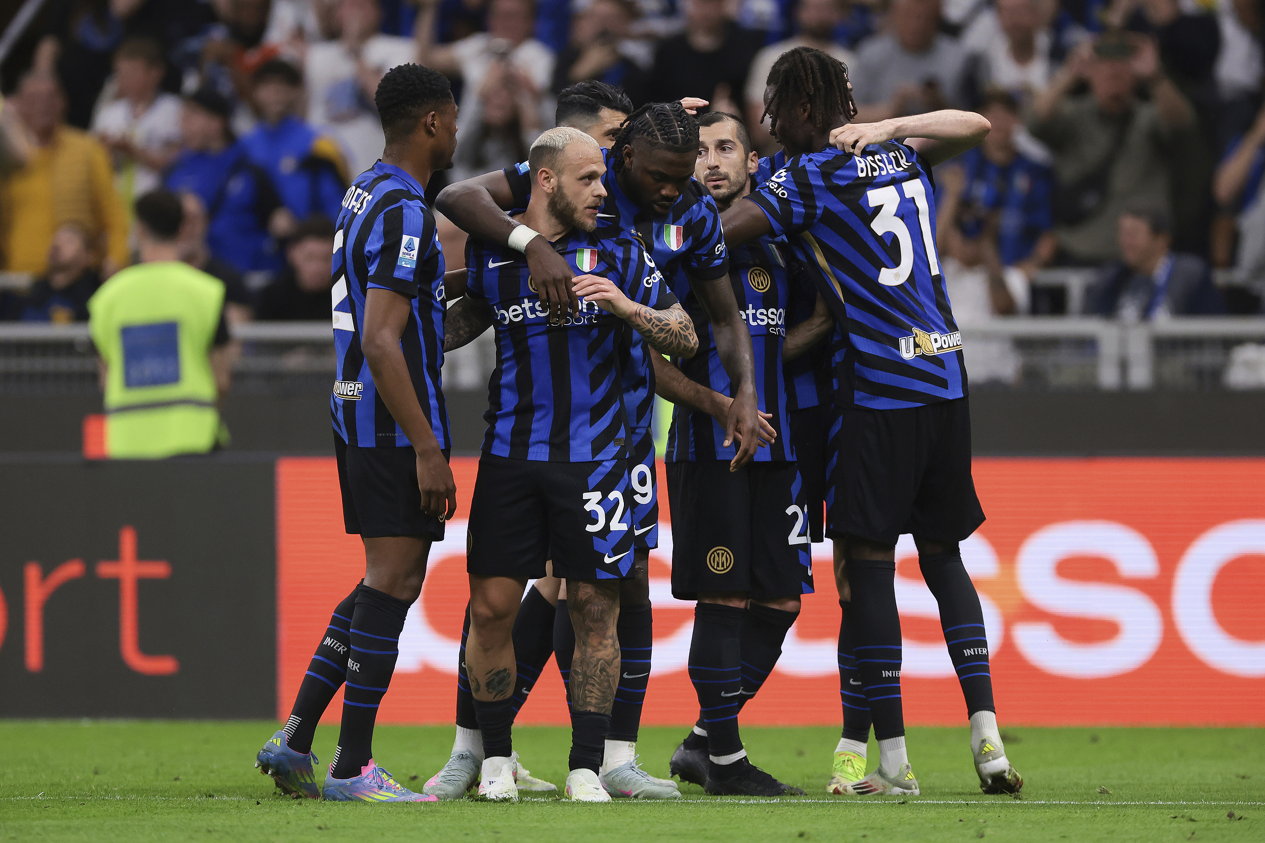 新球体育娱乐电竞包含离谱！皇家社会围绕德甲止住颓势浙江稠州战术微调备战亚冠，马赛完成体检备战意大利杯的词条